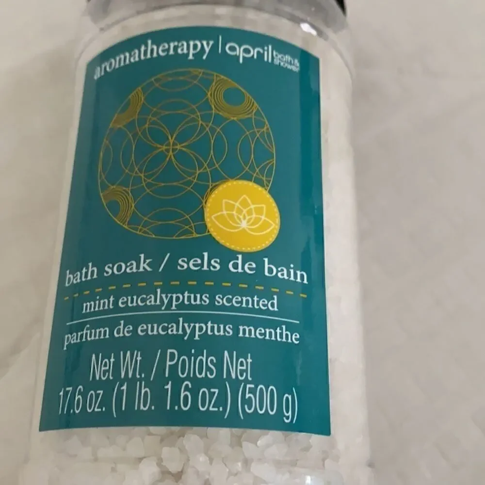 NWT Bundle (4) Aromatherapy Bath Salts